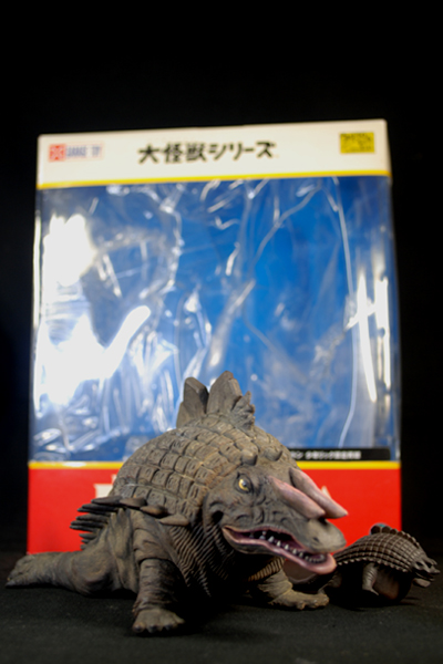 XPLUS】（少年リック） 大怪獣シリーズ リペイントコレクション メガトン怪獣スカイドン 完成品